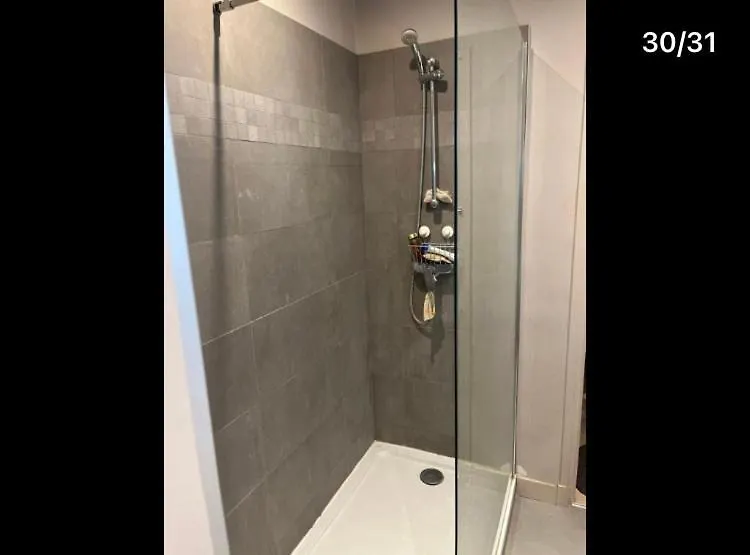 Homestay Pavillon De 1 A 4 Personnes Chez L Habitant Parfait Pour Une Famille Bagneux