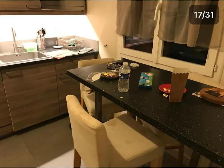 Pavillon De 1 A 4 Personnes Chez L Habitant Parfait Pour Une Famille Bagneux  0*, Bagneux (Hauts-de-Seine) France