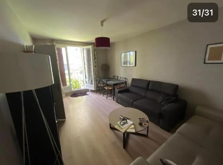 Pavillon De 1 A 4 Personnes Chez L Habitant Parfait Pour Une Famille Bagneux