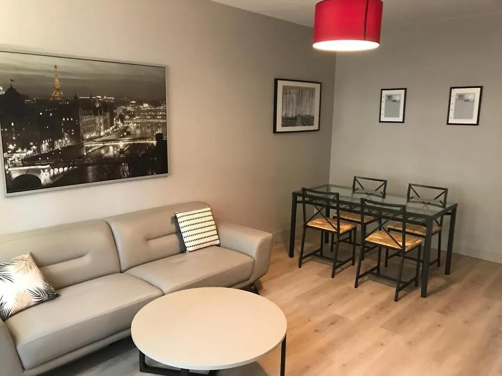 Pavillon De 1 A 4 Personnes Chez L Habitant Parfait Pour Une Famille Bagneux