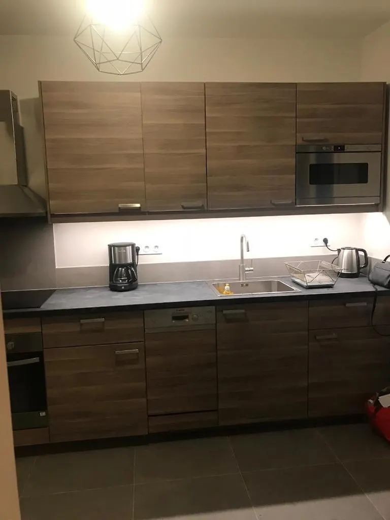 Homestay Pavillon De 1 A 4 Personnes Chez L Habitant Parfait Pour Une Famille Bagneux